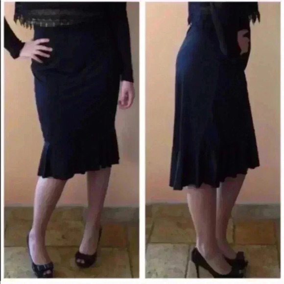 NEW Flirty Black elastic ruffle trim hi-lo skirt - Picture 3 of 4